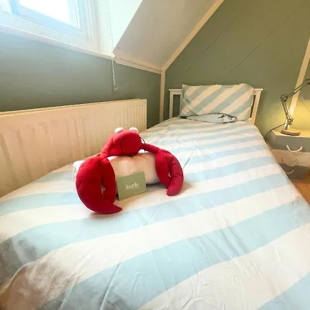 Cliff Crest * Staithes